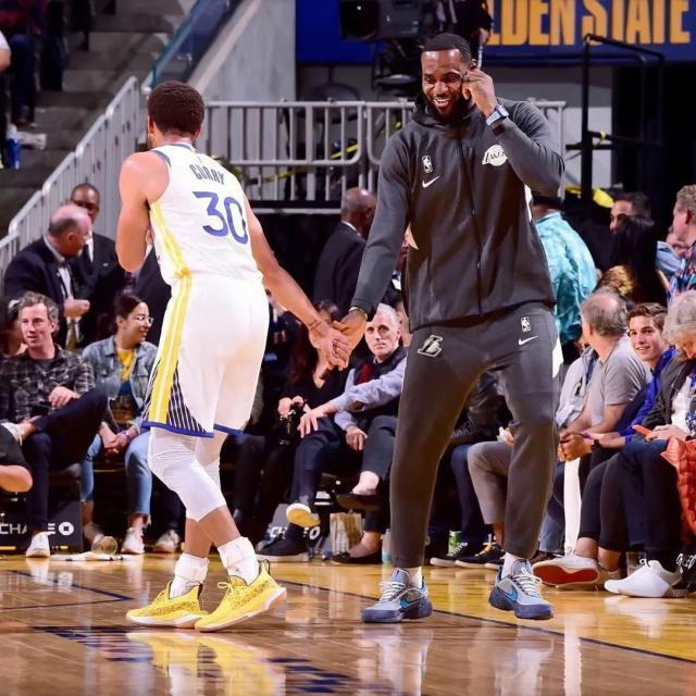 KAIYUN-东西部竞争格局差别大！绿军一枝独秀 詹库杜互撕