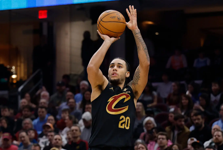 开云体育网址-进步神速！骑士二年级锋线新星已经成长为联盟顶级3D球员了？