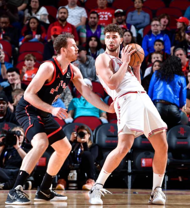 开云app-场均5+4！27岁中锋加盟“火箭2队”，与申京是队友，双向合同可签