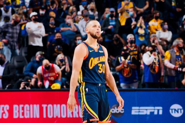 开云体育网址-赛季画上休止符 但库里给了勇士一道可以追逐的光